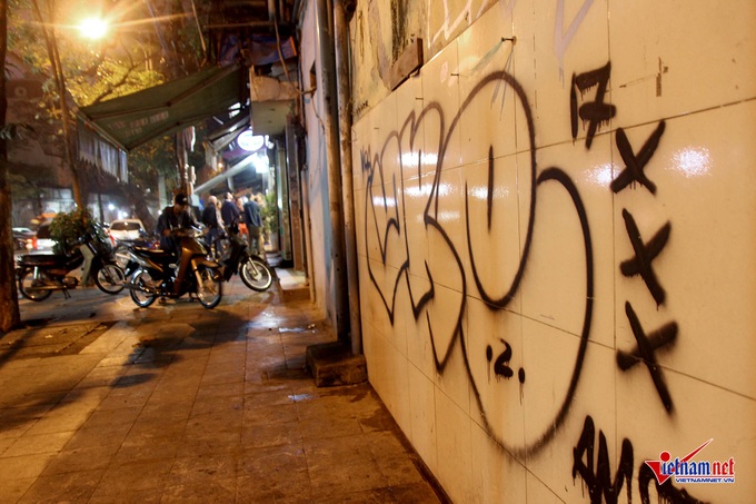 Hanoi Old Quarter suffers graffiti tag rash - 4
