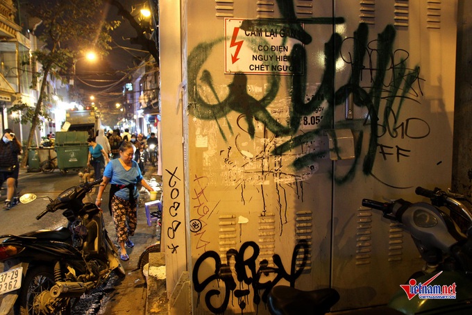 Hanoi Old Quarter suffers graffiti tag rash - 14