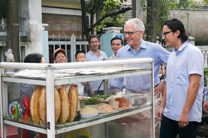 Australian Prime Minister enjoys his first ‘Bánh mì’ in Da Nang - 2
