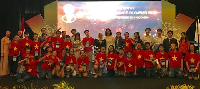 Vietnamese pupils score high at the Olympiad - 1