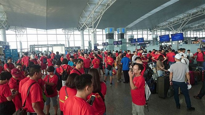 Vietnam Airlines to increase flights to Indonesia for football fans - 1