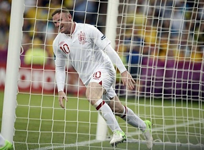 England ride luck into quarter-finals - 1