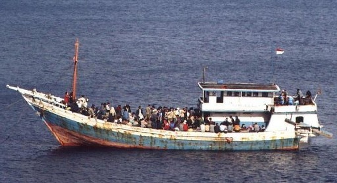 Asylum-seeker boat carrying 200 capsizes off Australia - 1