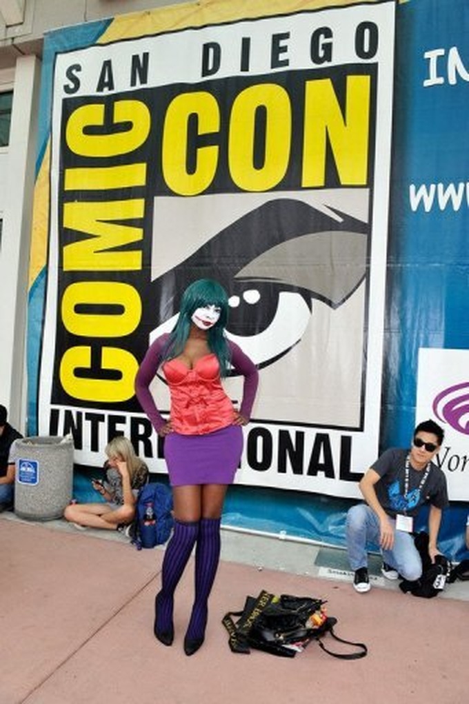 Comic-Con fans throng to 'Hobbit,' 'Twilight' tasters - 2 Comic-Con fans throng to 'Hobbit,' 'Twilight' tasters - 2