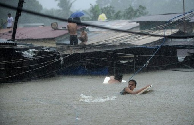 More than one million battle Philippine floods - 1