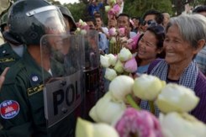 Cambodian opposition rallies as final poll results loom - 4