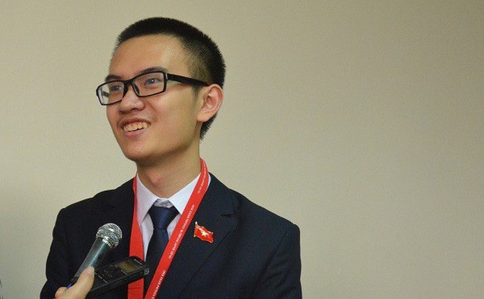 School student lives his passion for physics - 2