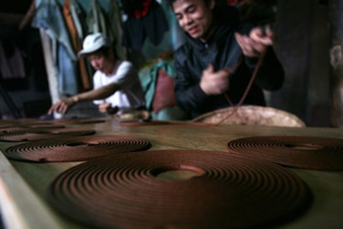 Phung Nghi incense captures essence of Vietnamese culture - 5 Phung Nghi incense captures essence of Vietnamese culture - 5