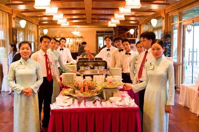 Experts discuss ways to boost services sector - 1 Experts discuss ways to boost services sector - 1