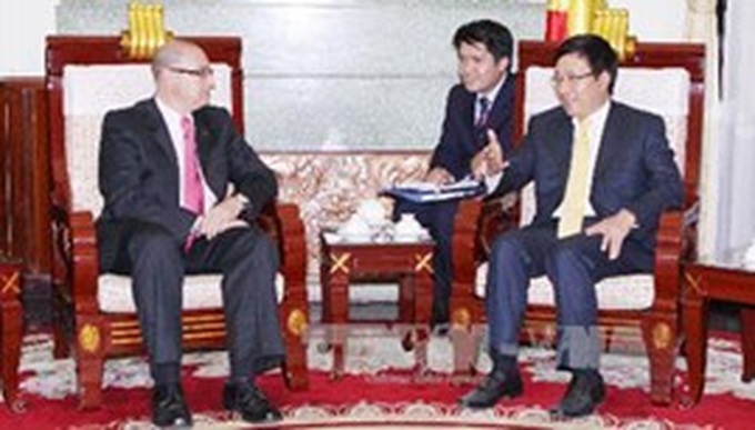 Ecuador seeks close ties with Vietnam - 1