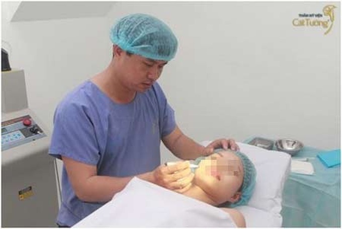 Public rage over woman's death at beauty salon - 1