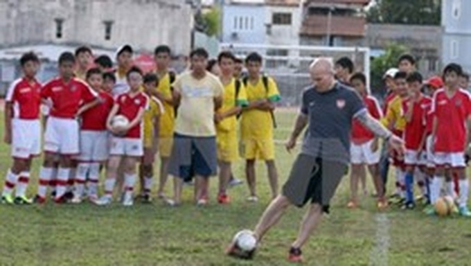 Football for All in Vietnam programme introduced to schools - 1
