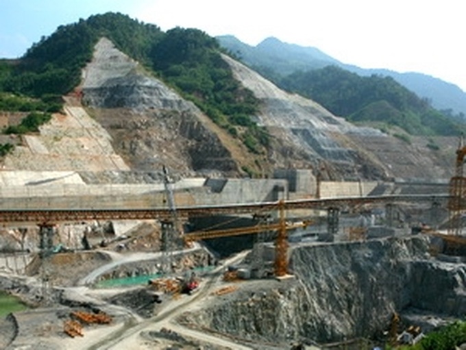 Faster relocation urged for Son La, Lai Chau hydropower plants - 1
