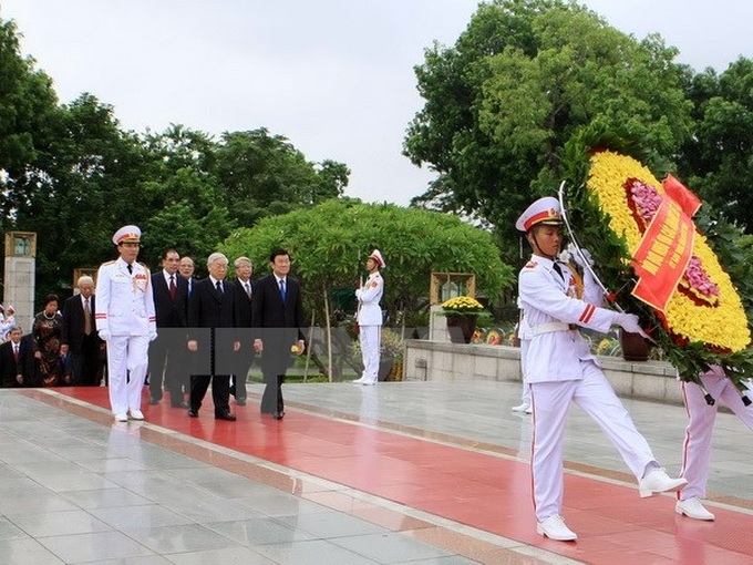 Leaders pay tribute to war heroes, martyrs - 1