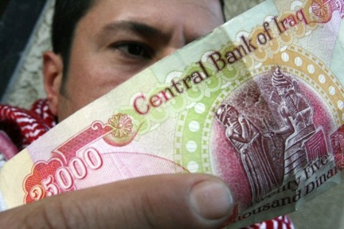 Iraq opens central bank corruption probe - 1