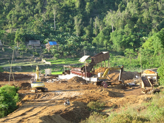 Mining in Nghe An harms people and environment - 6