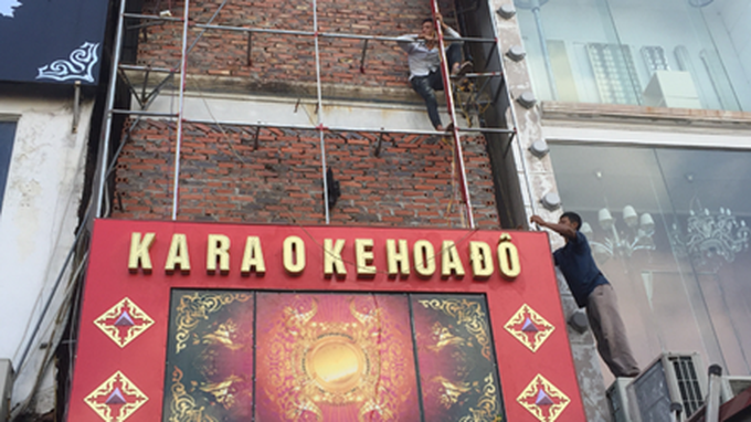 Hanoi cracks down on karaoke fire risks - 1