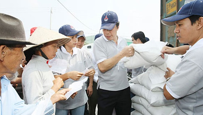 Government provides relief aid to the poor - 1