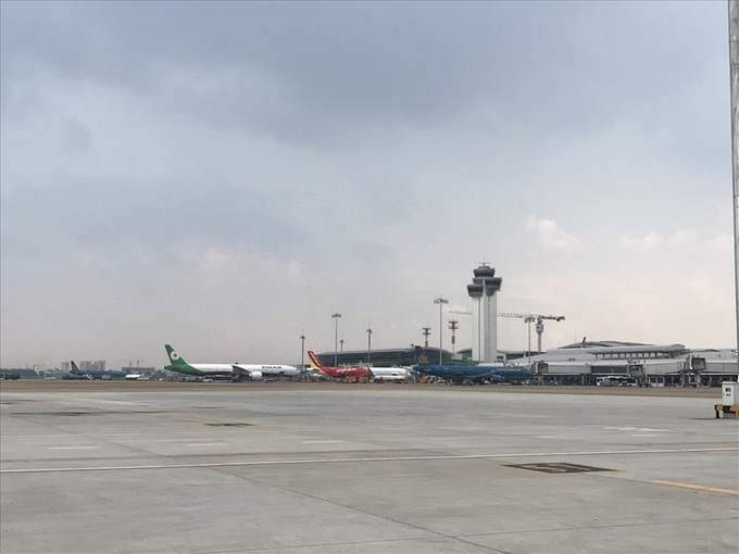 Major airport runways require urgent repairs - 1