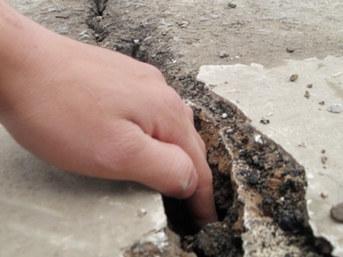 New motorways already show their cracks - 1