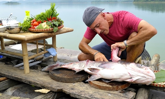 Famous US chef explores Vietnamese cuisine, culture - 1