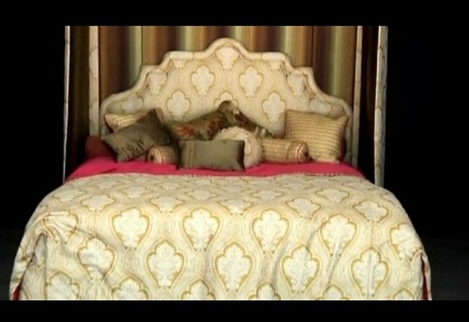 Vietnamese entrepreneur buys replica of British royal bed - 1