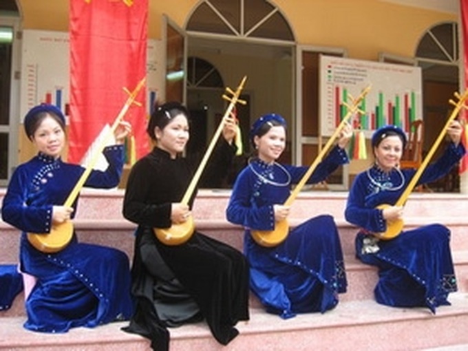 Then singing - vitality of ethnic people - 1