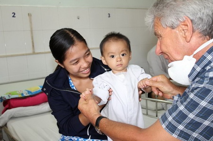 Mending a thousand broken hearts - 1 Mending a thousand broken hearts - 1