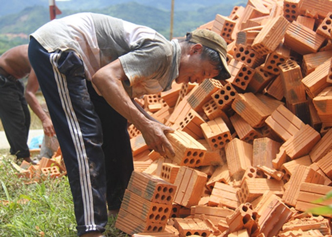 “Forest men” happy with new homes - 4 “Forest men” happy with new homes - 4