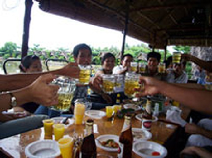 No drinking during lunch, Tra Vinh civil servants told - 1