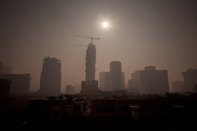 Beijing choked by pollution at dangerous levels - 1
