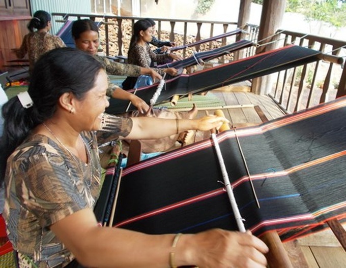 Jrai ethnic teacher wants to pass on US study knowledge - 3 Jrai ethnic teacher wants to pass on US study knowledge - 3