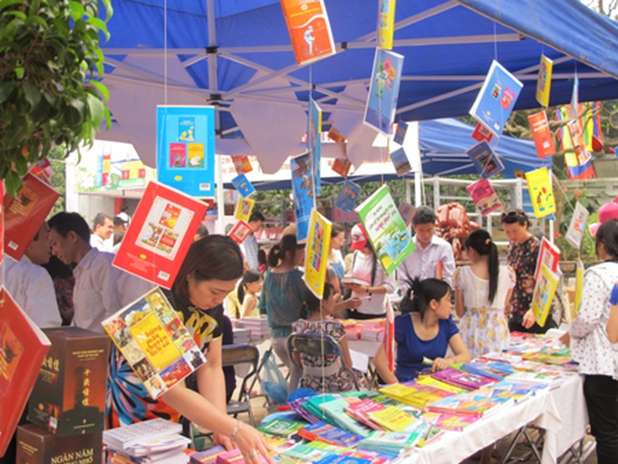 Expert denies reading culture in Vietnam - 2 Expert denies reading culture in Vietnam - 2