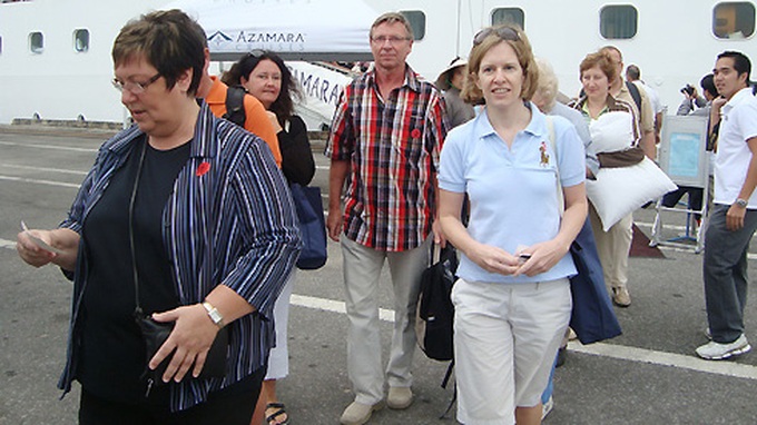 4,500 foreigners join luxury cruises to Vietnam - 1