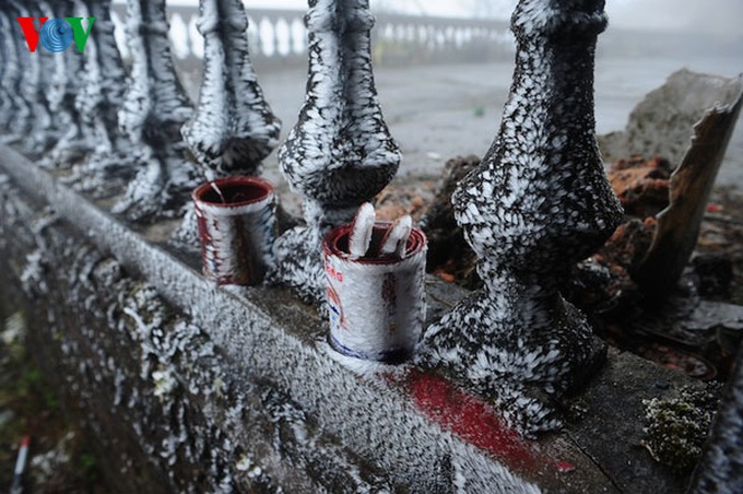 Ice crystallises Mau Son Mountain - 10