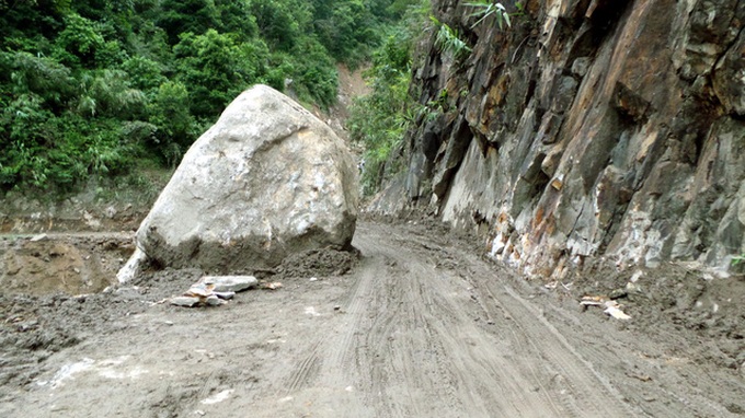 Flood and landslide wrecks Yen Bai - 13