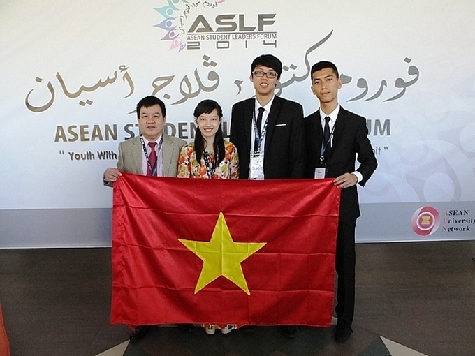Applications for 2019 Southeast Asia Youth Leadership Program open - 1