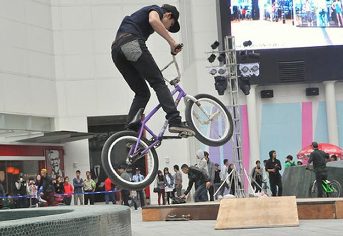 Extreme sporting event attracts Hanoi youths - 2 Extreme sporting event attracts Hanoi youths - 2