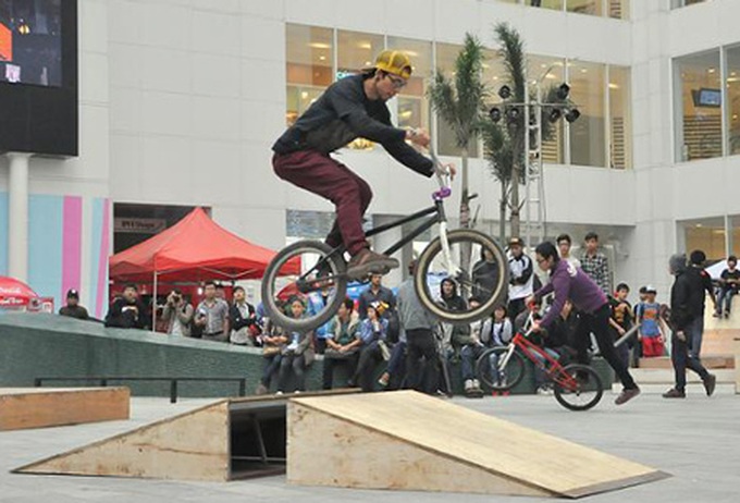 Extreme sporting event attracts Hanoi youths - 4 Extreme sporting event attracts Hanoi youths - 4