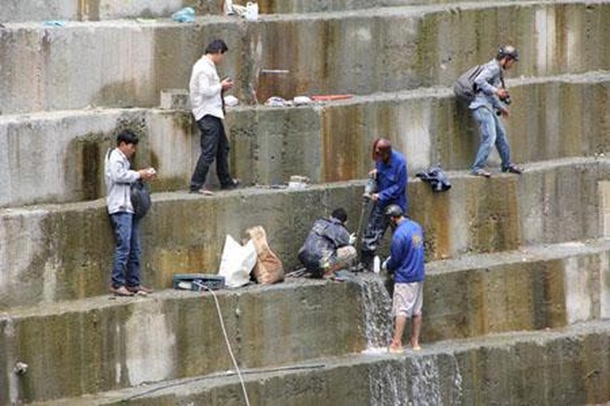 EVN required to hire foreign contractors to fix leaking dam - 1