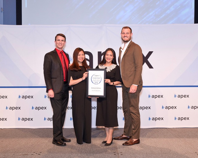 Vietnam Airlines receives global 4-star official airline ratings - 1