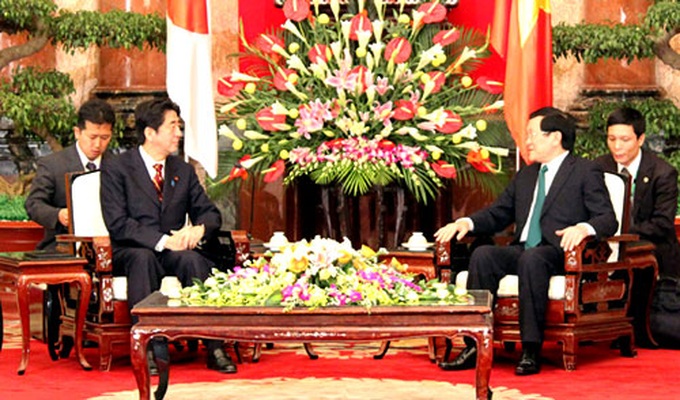 Vietnam, Japan PMs hold talks in Hanoi - 1