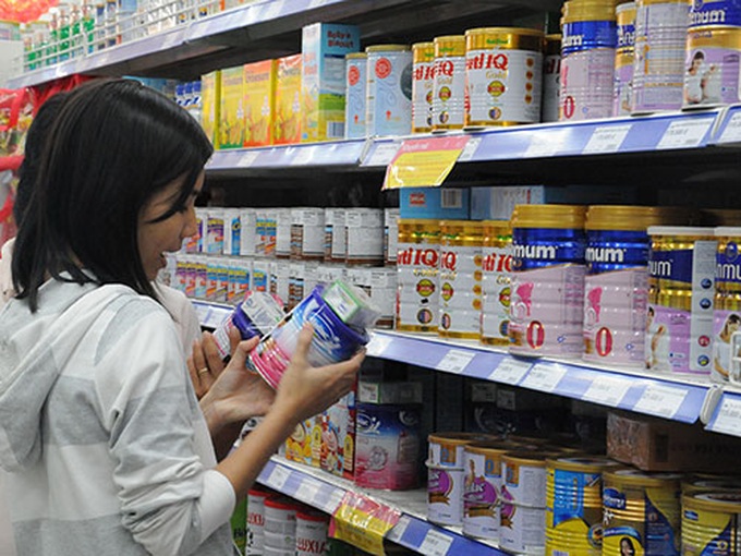 Officials blame domestic milk prices on world market - 1