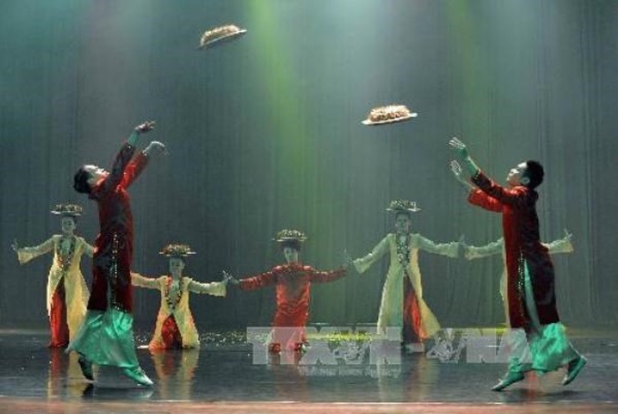 Nine foreign troupes to join international dance festival in Vietnam - 1