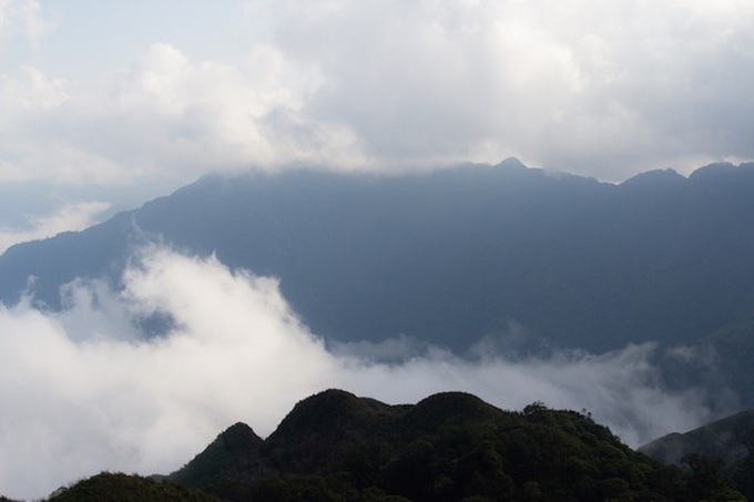 Watching cloud from top of Vietnam’s highest mountain - 6 Watching cloud from top of Vietnam’s highest mountain - 6