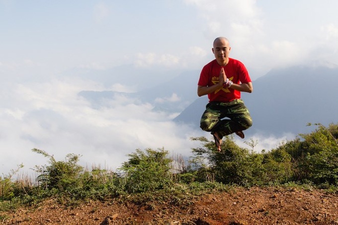 Watching cloud from top of Vietnam’s highest mountain - 8 Watching cloud from top of Vietnam’s highest mountain - 8
