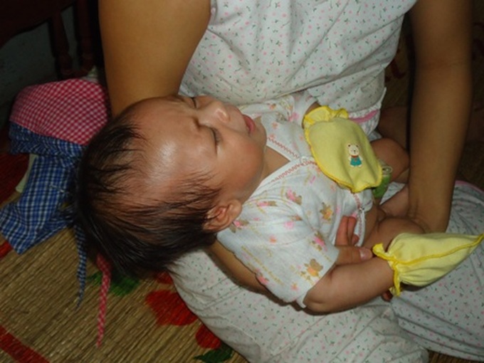 Two-month old boy needs milk - 1 Two-month old boy needs milk - 1