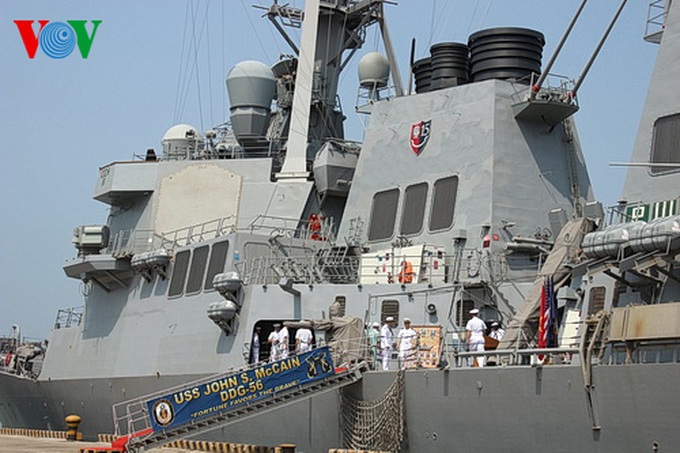 US naval ships docks at Tien Sa Port - 1 US naval ships docks at Tien Sa Port - 1