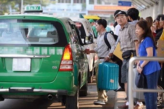 Taxi companies lower fares as petrol prices fall - 1