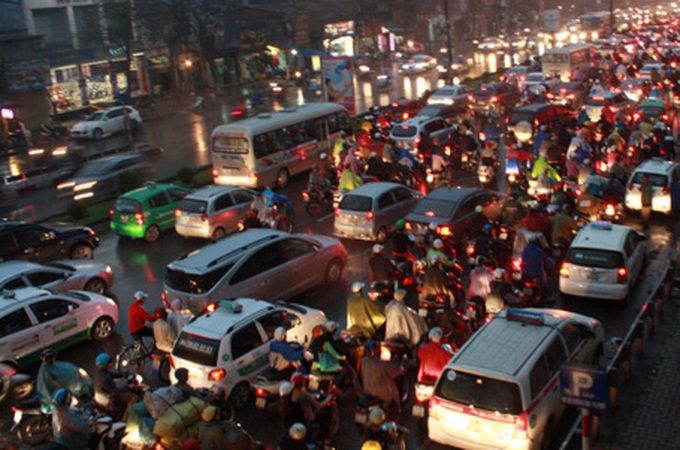 Hanoi taxi companies oppose city's management plan - 2 Hanoi taxi companies oppose city's management plan - 2